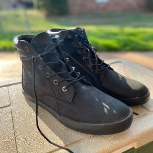 Womens. Timberline Suede Black Ankle Boot. Ortholite.